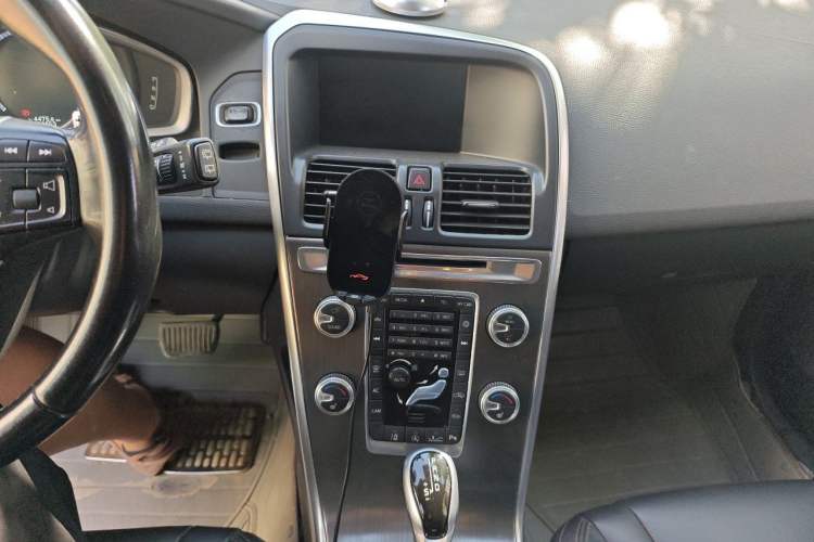 Used Volvo XC60 2015 T5 Zhiya Edition Audio And AC Panel