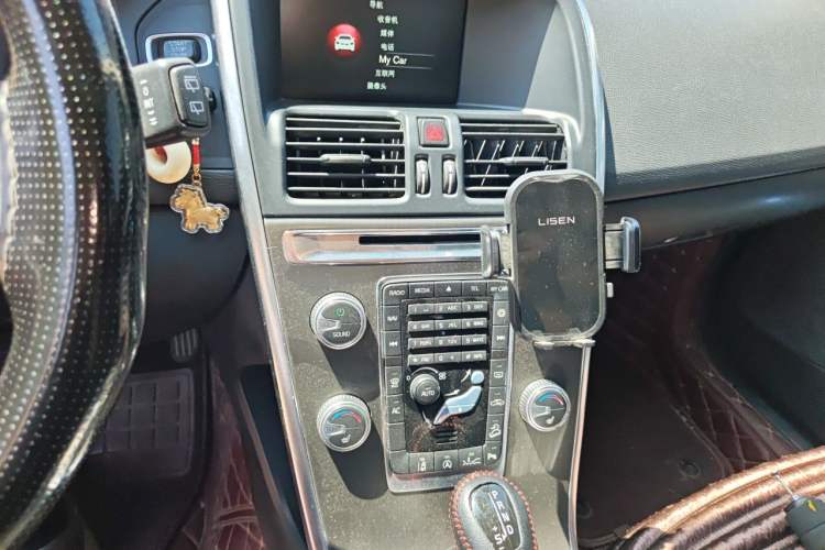 Used Volvo XC60 2015 T5 AWD Zhiyuan Edition Audio And AC Panel