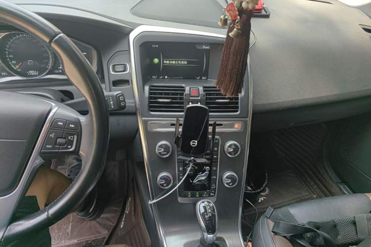 Used Volvo XC60 2015 T5 AWD Zhiyuan Edition Audio And AC Panel