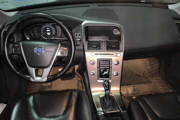 Used Volvo XC60 2015 T5 Smart Upgrade Model Center Console