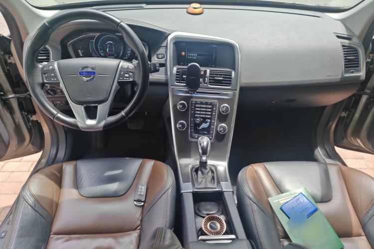 Used Volvo XC60 2015 T5 Zhiya Edition Center Console