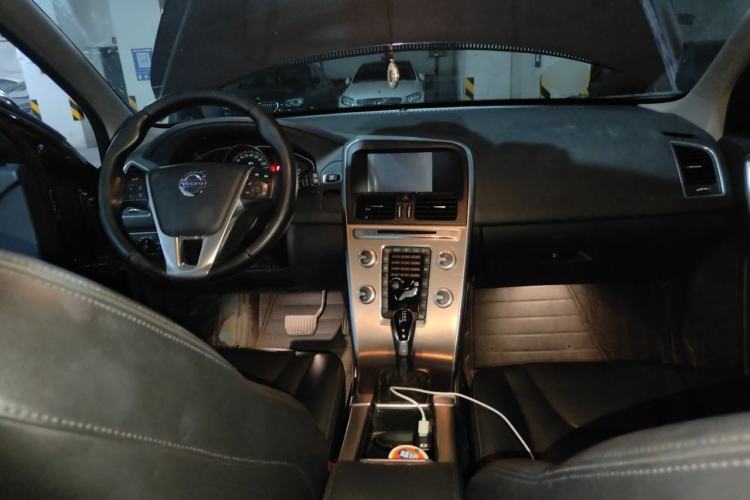 Used Volvo XC60 2015 T5 Smart Upgrade Model Center Console