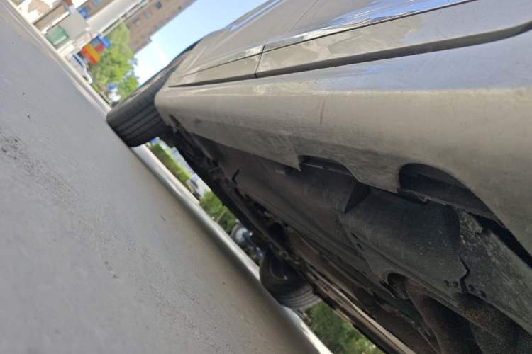 Used Volvo XC60 2015 T5 Zhiya Edition Chassis Rear Left