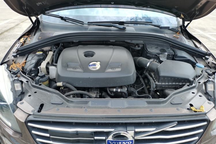 Used Volvo XC60 2015 T5 Zhiya Edition Engine Bay