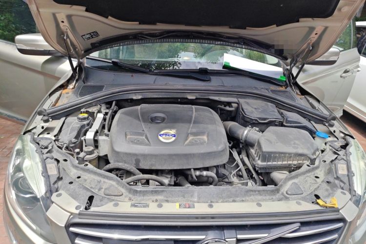 Used Volvo XC60 2015 T5 Zhiya Edition Engine Bay