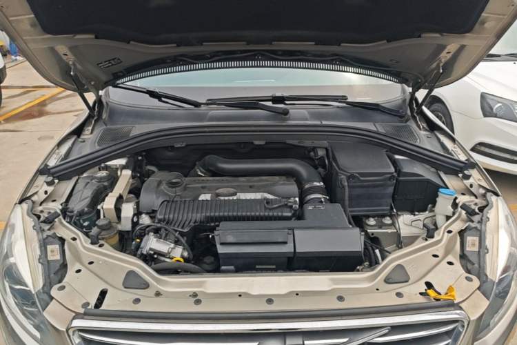 Used Volvo XC60 2015 T5 AWD Smart Drive Edition Engine Bay