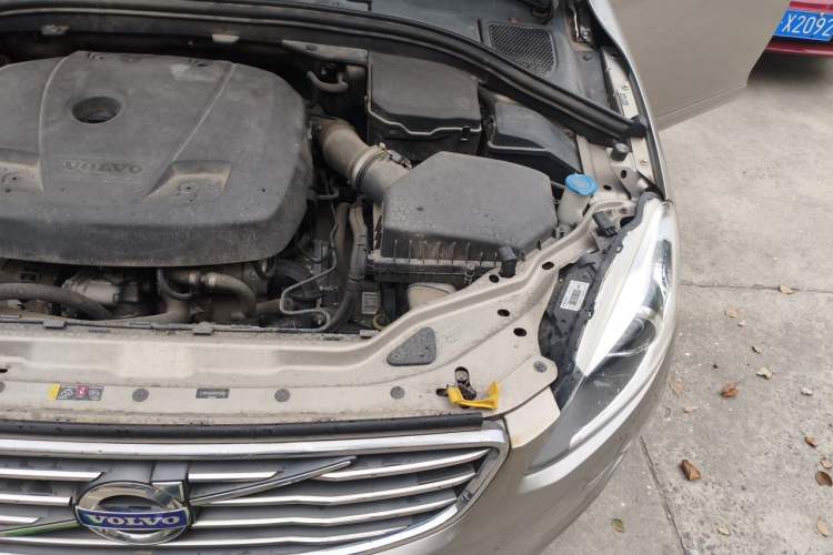 Used Volvo XC60 2015 T5 Smart Upgrade Model Engine Bay Left