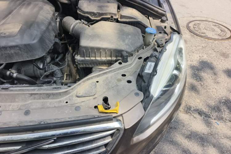 Used Volvo XC60 2015 T5 Smart Upgrade Model Engine Bay Left
