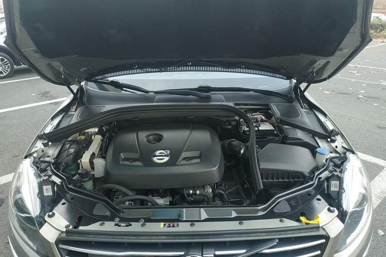 Used Volvo XC60 2015 T5 Zhiya Edition Engine Bay