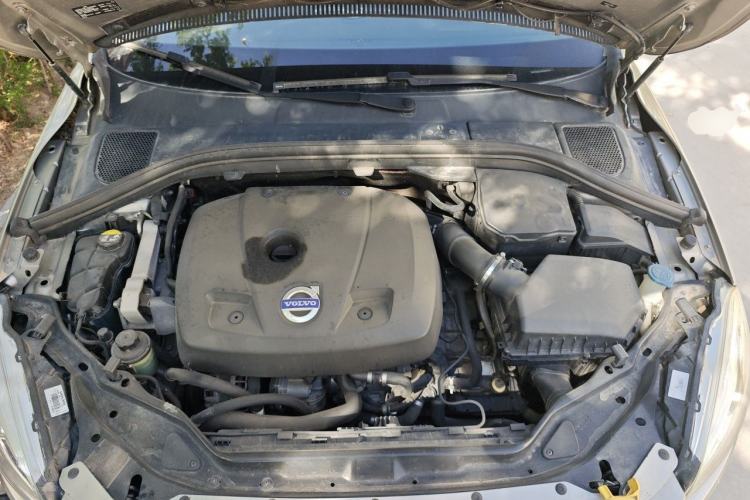 Used Volvo XC60 2015 T5 Zhiya Edition Engine Bay