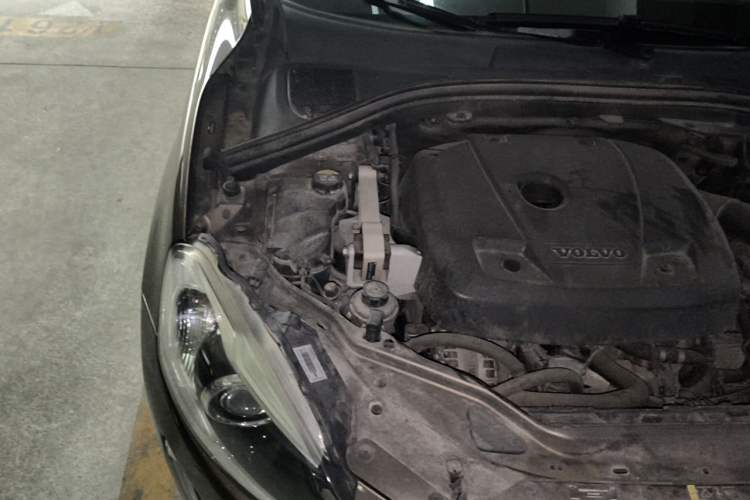 Used Volvo XC60 2015 T5 Smart Upgrade Model Engine Bay Right
