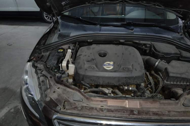 Used Volvo XC60 2015 T5 Smart Upgrade Model Engine Bay Right