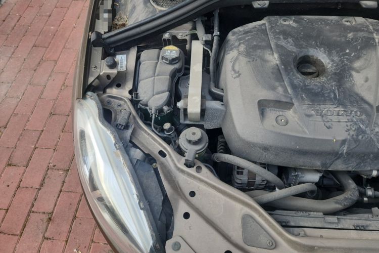 Used Volvo XC60 2015 T5 Smart Upgrade Model Engine Bay Right