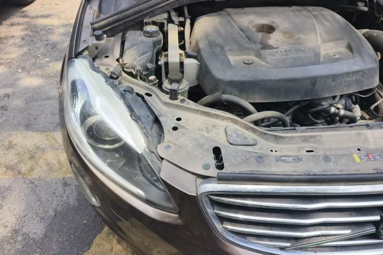 Used Volvo XC60 2015 T5 Smart Upgrade Model Engine Bay Right