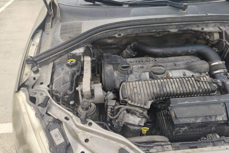 Used Volvo XC60 2015 T5 AWD Smart Drive Edition Engine Bay Right