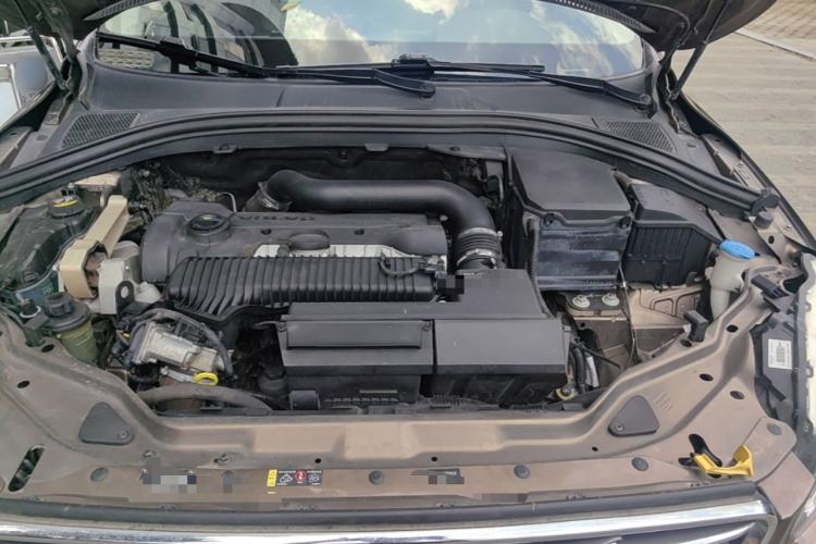 Used Volvo XC60 2015 T5 AWD Zhiyuan Edition Engine Bay