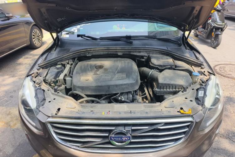 Used Volvo XC60 2015 T5 Smart Upgrade Model Engine Bay