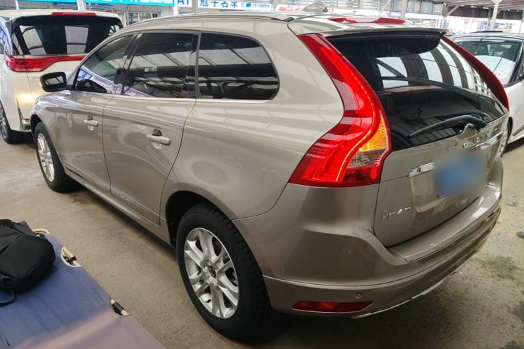 Used Volvo XC60 2015 T5 Smart Edition Exterior 2