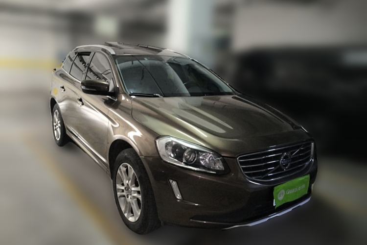 Used Volvo XC60 2015 T5 Smart Upgrade Model Front Right 45 Deg
