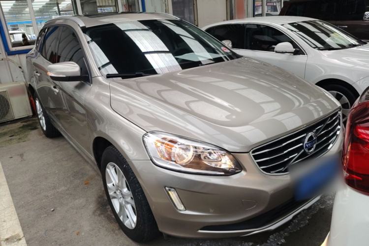 Used Volvo XC60 2015 T5 Smart Edition Front Right 45 Deg