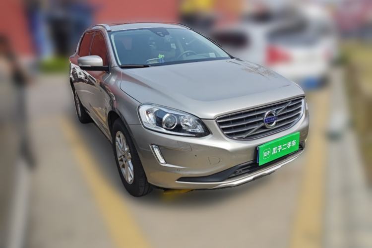 Used Volvo XC60 2015 T5 Smart Upgrade Model Front Right 45 Deg