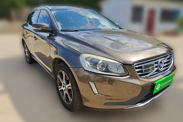 Used Volvo XC60 2015 T5 AWD Zhiyuan Edition Front Right 45 Deg