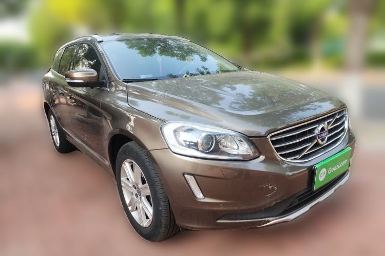 Used Volvo XC60 2015 T5 Smart Upgrade Model Front Right 45 Deg