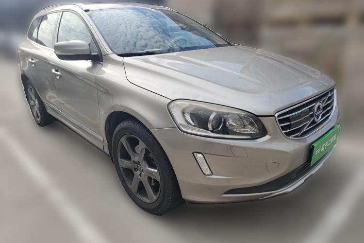 Used Volvo XC60 2015 T5 AWD Smart Drive Edition Front Right 45 Deg