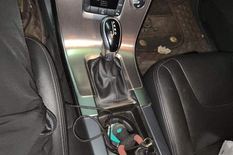 Used Volvo XC60 2015 T5 Smart Upgrade Model Gear Lever