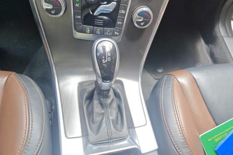 Used Volvo XC60 2015 T5 Zhiya Edition Gear Lever