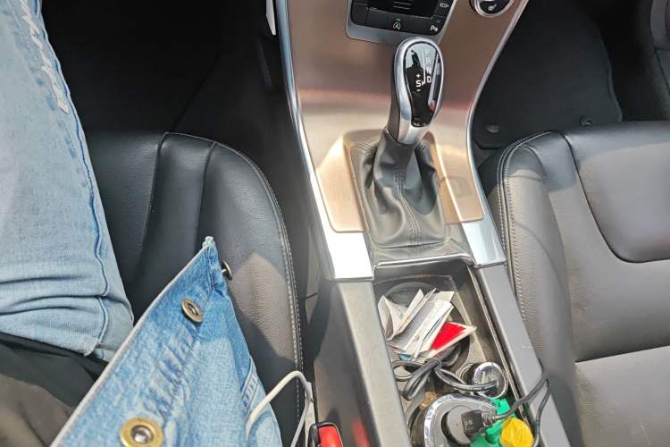Used Volvo XC60 2015 T5 Smart Upgrade Model Gear Lever