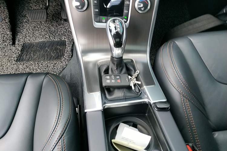 Used Volvo XC60 2015 T5 Zhiya Edition Gear Lever