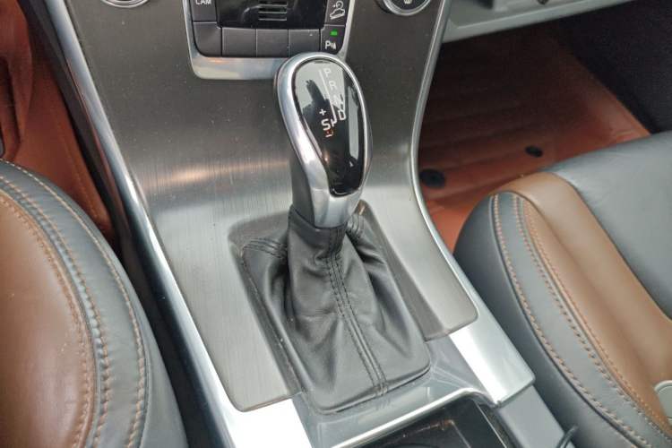 Used Volvo XC60 2015 T6 Zhiyi Edition Gear Lever