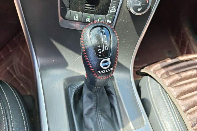 Used Volvo XC60 2015 T5 AWD Zhiyuan Edition Gear Lever