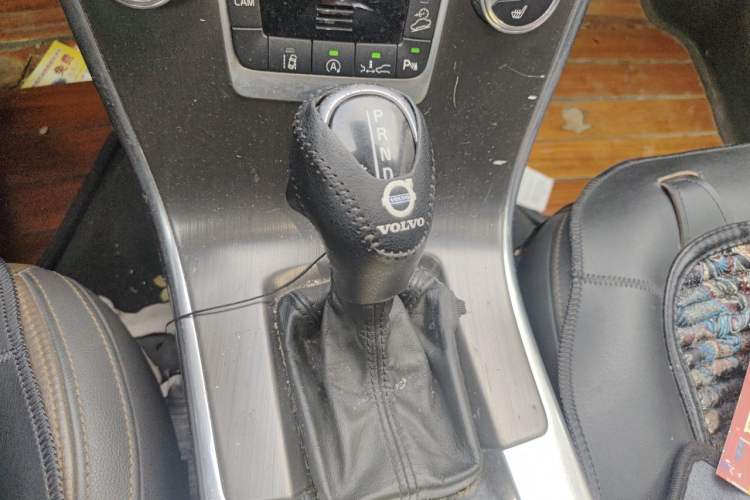 Used Volvo XC60 2015 T5 AWD Smart Drive Edition Gear Lever