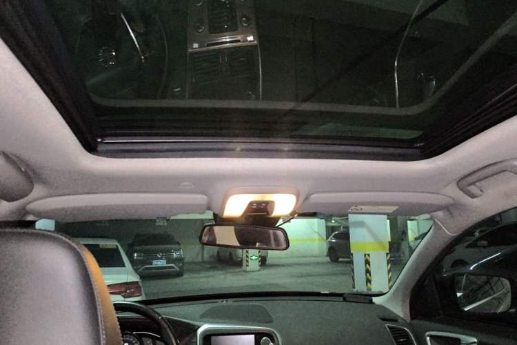 Used Volvo XC60 2015 T5 Smart Upgrade Model Headliner