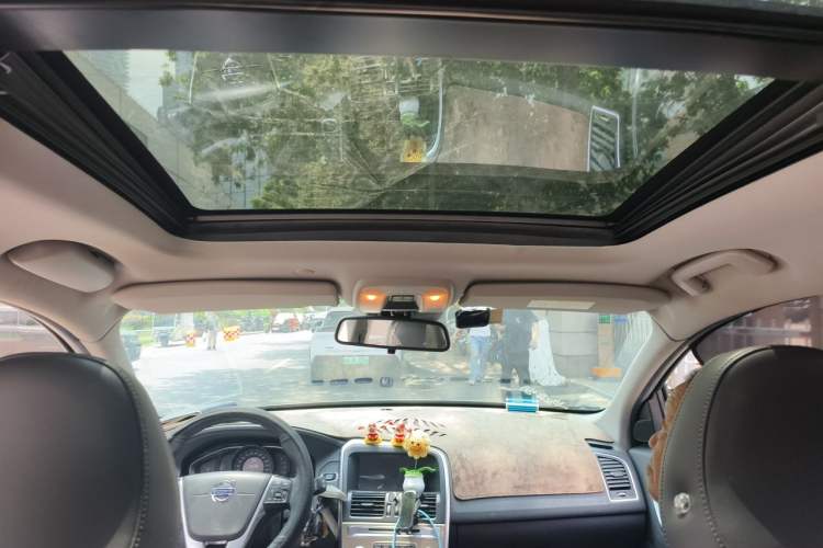 Used Volvo XC60 2015 T5 Smart Upgrade Model Headliner