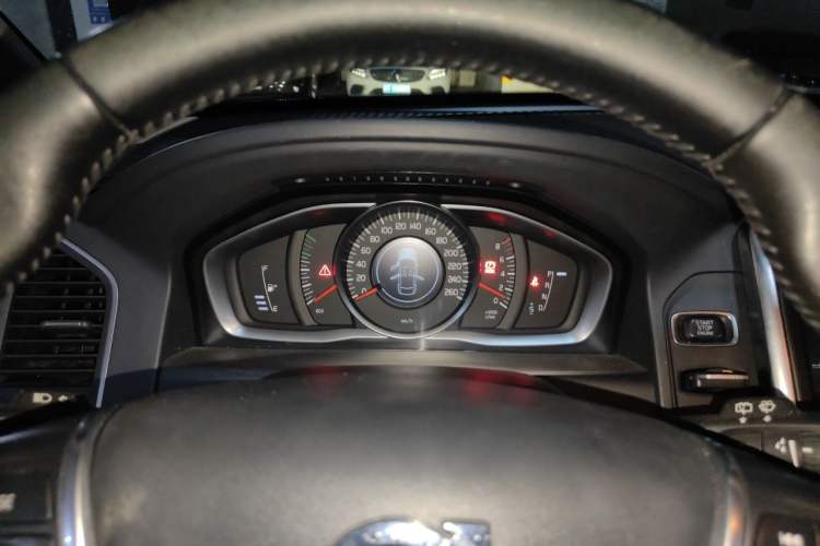 Used Volvo XC60 2015 T5 Smart Upgrade Model Instrument Cluster