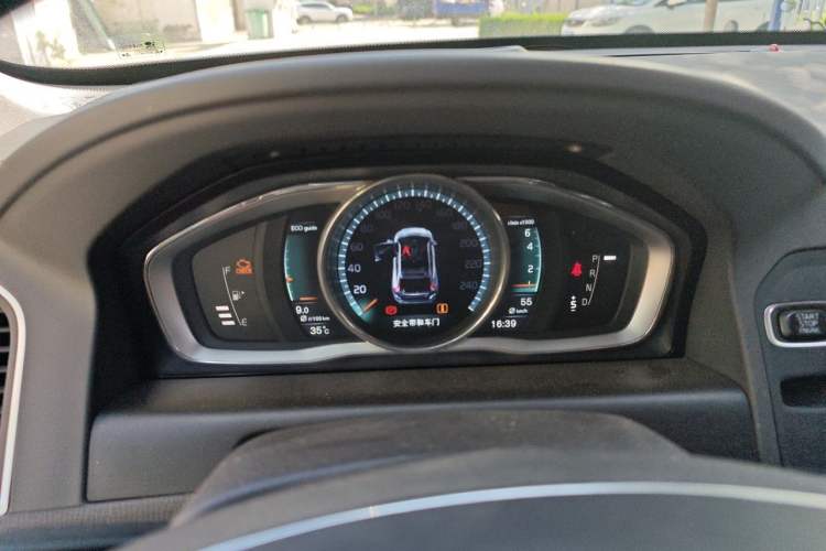 Used Volvo XC60 2015 T5 Zhiya Edition Instrument Cluster