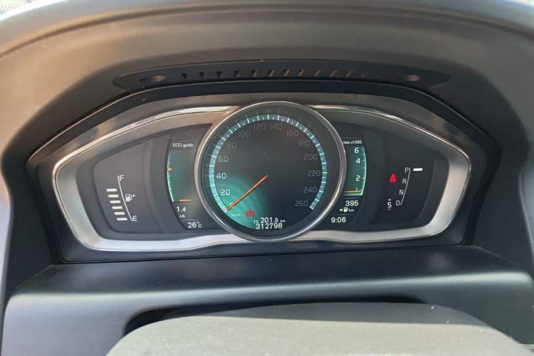 Used Volvo XC60 2015 T5 AWD Zhiyuan Edition Instrument Cluster