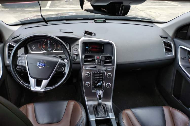 Used Volvo XC60 2015 T5 Zhiya Edition Interior 2