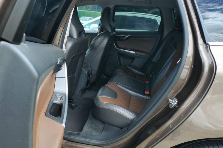 Used Volvo XC60 2015 T5 Zhiya Edition Interior 4