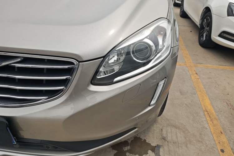 Used Volvo XC60 2015 T5 AWD Smart Drive Edition Left Front Headlight