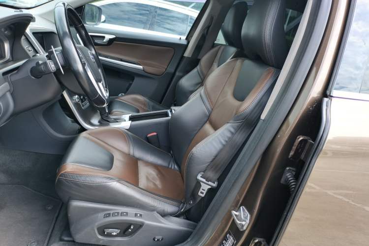 Used Volvo XC60 2015 T5 Zhiya Edition Left Front Seat