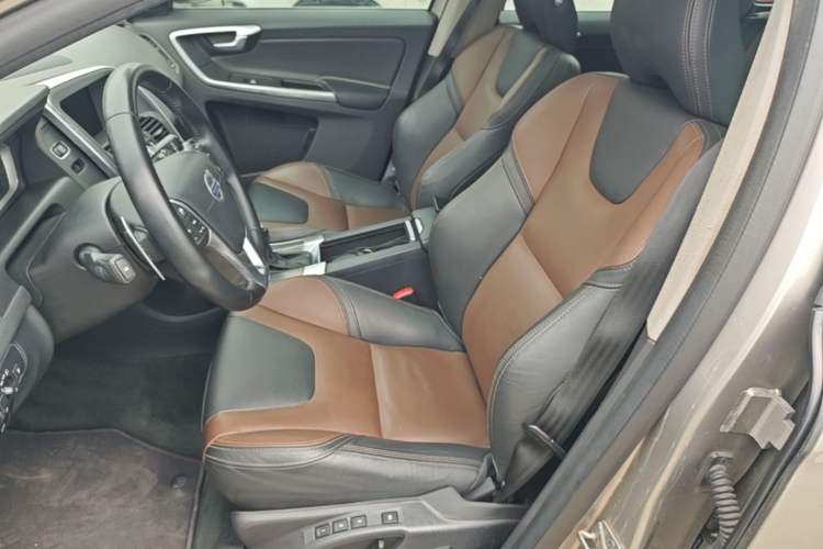 Used Volvo XC60 2015 T5 AWD Smart Drive Edition Left Front Seat