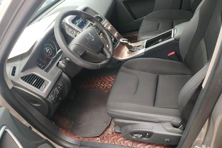 Used Volvo XC60 2015 T5 Smart Edition Left Front Seat