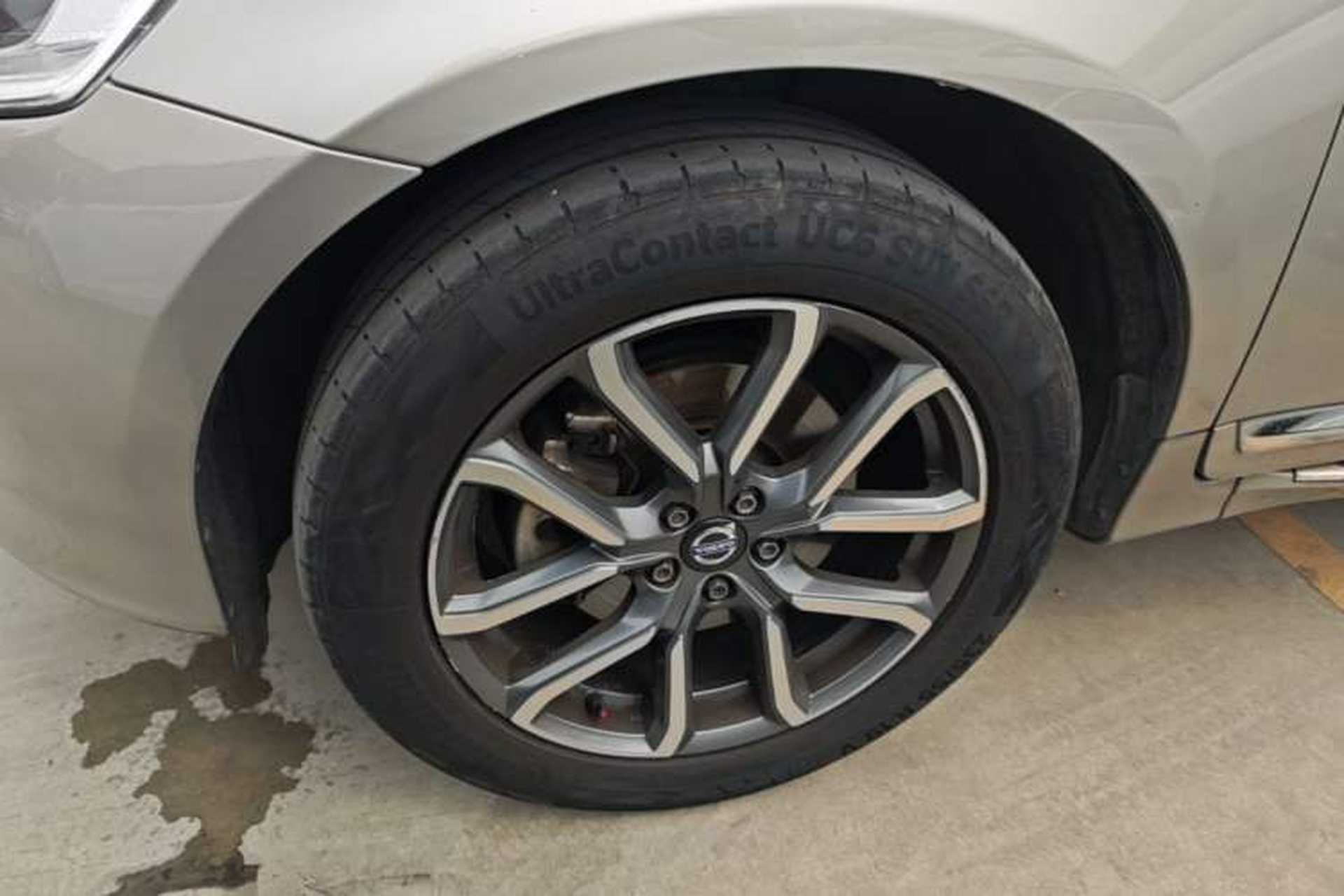 Used Volvo XC60 2015 T5 AWD Smart Drive Edition Left Front Wheel Hub