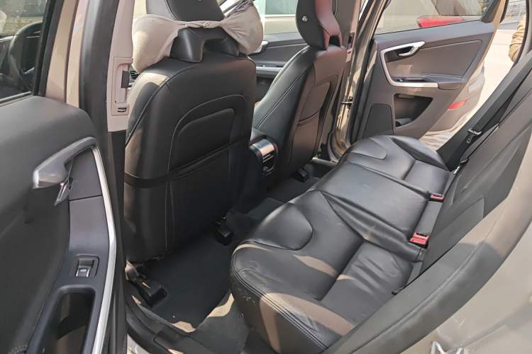 Used Volvo XC60 2015 T5 Smart Upgrade Model Left Rear Seat