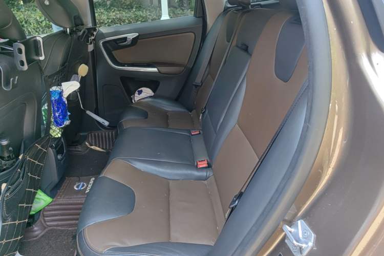 Used Volvo XC60 2015 T5 AWD Zhiyuan Edition Left Rear Seat