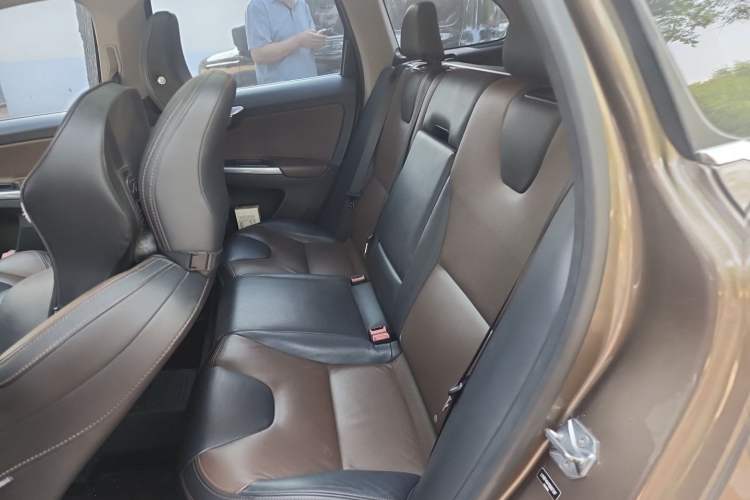 Used Volvo XC60 2015 T5 Smart Upgrade Model Left Rear Seat